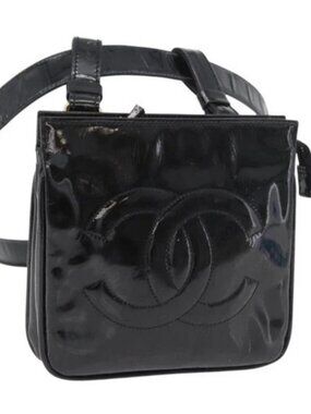 CHANEL Matelasse Waist bag Patent leather Black Gold CC Auth BA13072